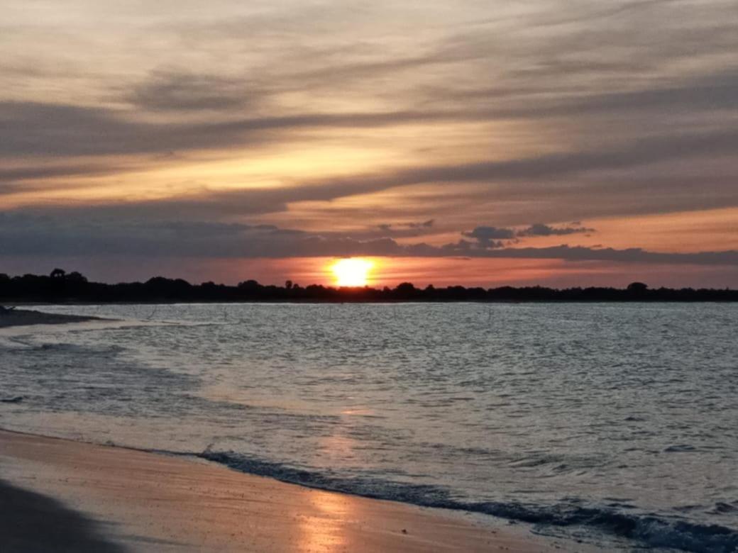 Giman Free Beach Resort Passikudah Kültér fotó