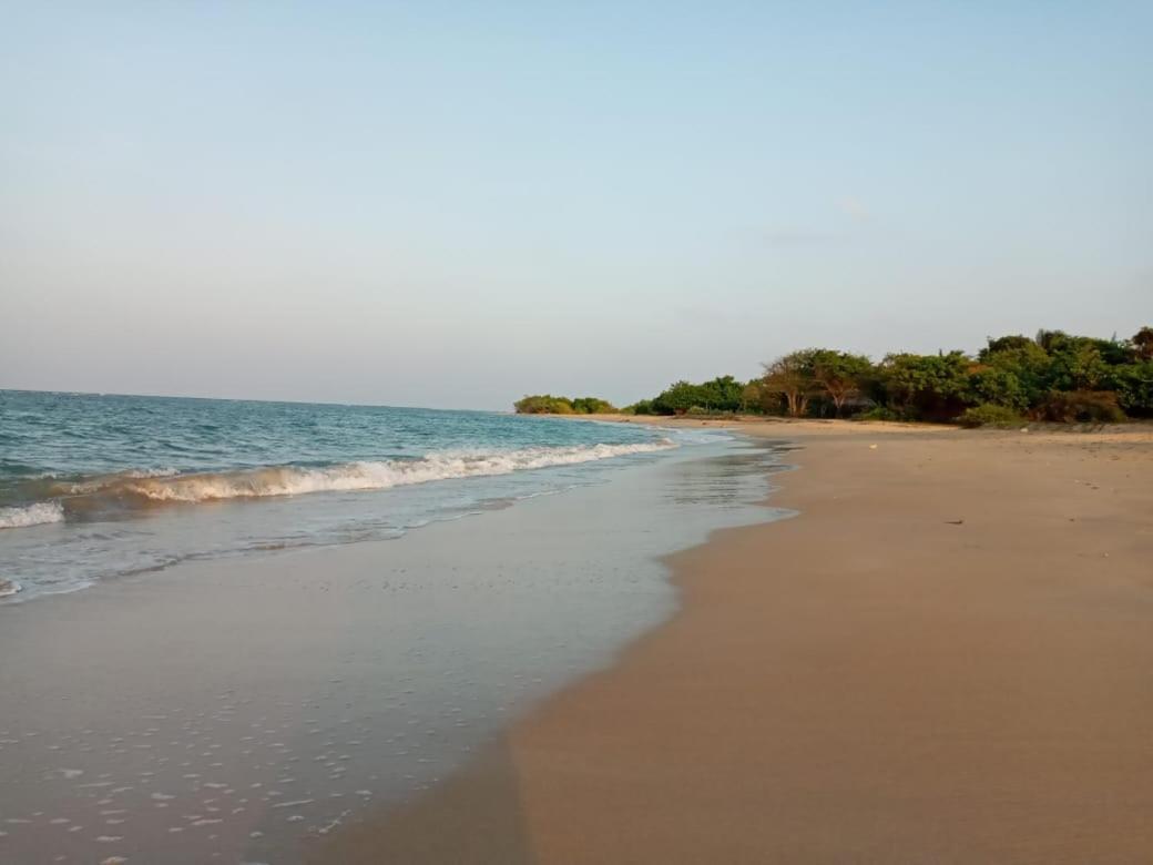 Giman Free Beach Resort Passikudah Kültér fotó