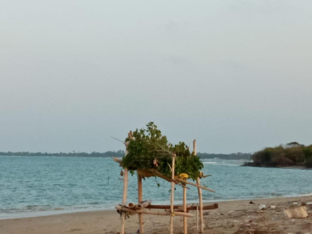 Giman Free Beach Resort Passikudah Kültér fotó