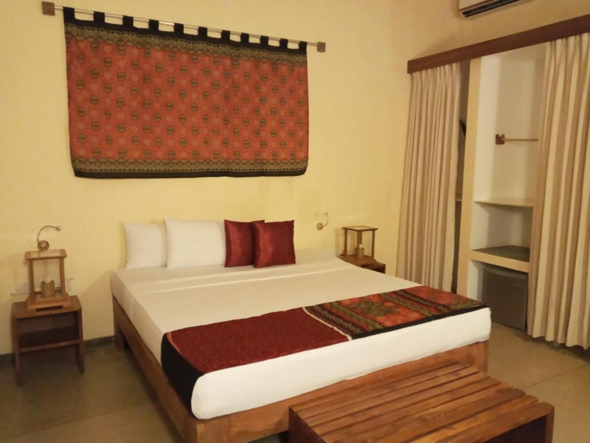Giman Free Beach Resort Passikudah Kültér fotó
